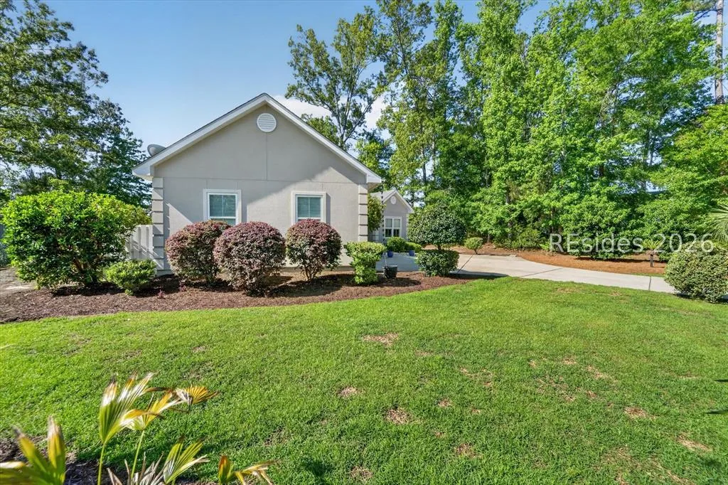 Front elevation and lawn at 174 Slack Tide Drive, Latitude Lakes, Hardeeville SC